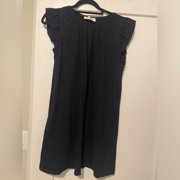 Cute black dress! - Picture 4 of 4